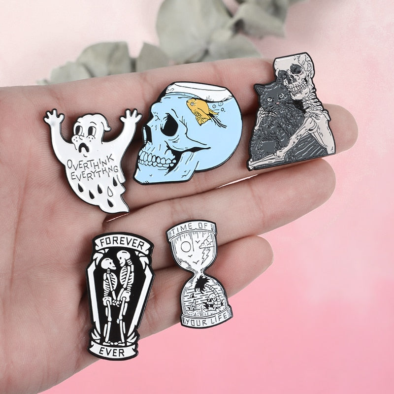 Pin Retro "Overthinking Everything"