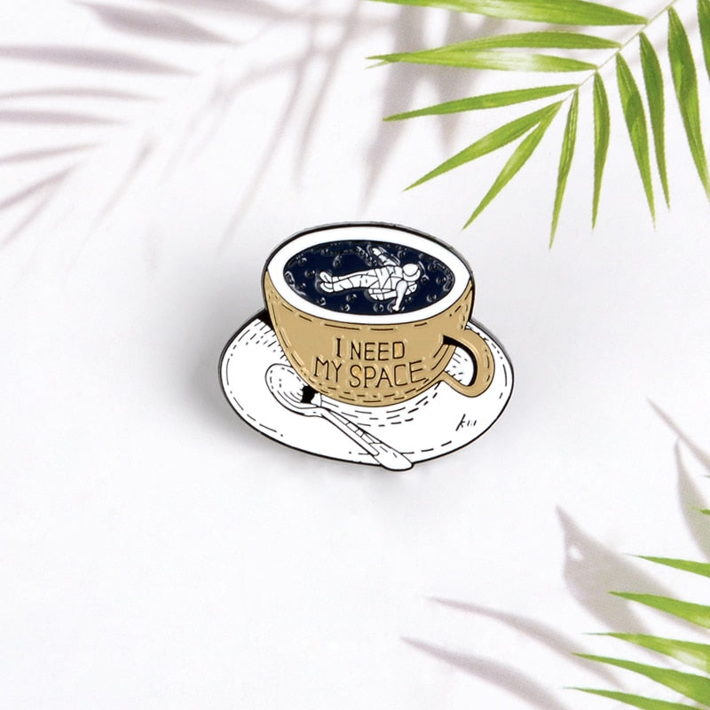 Pin "Am nevoie de spațiu"