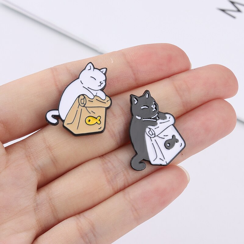 Pin-uri Pisici Yin-Yang "Feed Me"