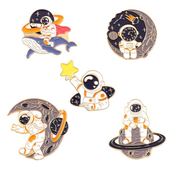 Pin Cosmonaut pe Luna